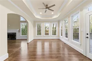 10685 Oxford Mill Cir, Alpharetta, GA 30022 - Photo 9