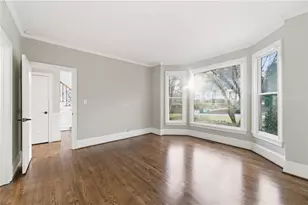 10685 Oxford Mill Cir, Alpharetta, GA 30022 - Photo 15