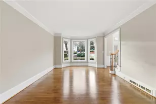 10685 Oxford Mill Cir, Alpharetta, GA 30022 - Photo 13