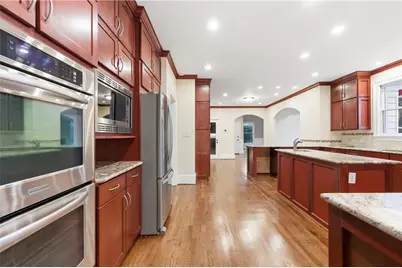 10685 Oxford Mill Circle, Alpharetta, GA 30022 - Photo 5