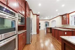 10685 Oxford Mill Cir, Alpharetta, GA 30022 - Photo 5