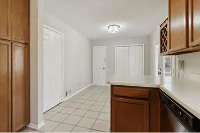 4675 Creek Bluff Drive, Sugar Hill, GA 30518 - Photo 17