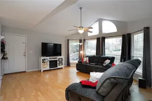 905 Wentworth Ct, Alpharetta, GA 30022 - Photo 5