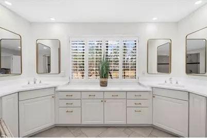 10155 Cresent Hill Lane, Roswell, GA 30076 - Photo 17