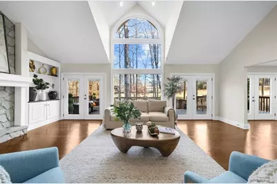 10155 Cresent Hill Lane, Roswell, GA 30076 - Photo 3