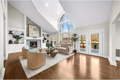 10155 Cresent Hill Lane, Roswell, GA 30076 - Photo 5