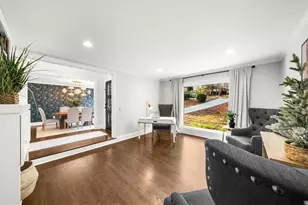 10155 Cres Hill Ln, Roswell, GA 30076 - Photo 11