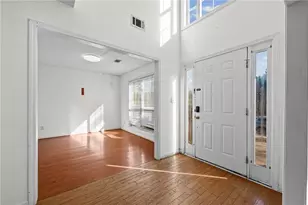 545 Sterling Pointe Ct, Lawrenceville, GA 30043 - Photo 5