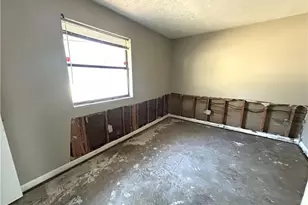 2181 Delowe Dr, East Point, GA 30344 - Photo 17