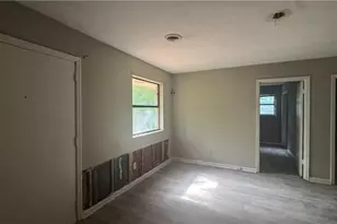 2181 Delowe Dr, East Point, GA 30344 - Photo 17