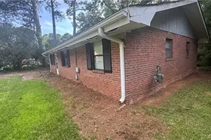 2181 Delowe Dr, East Point, GA 30344 - Photo 3