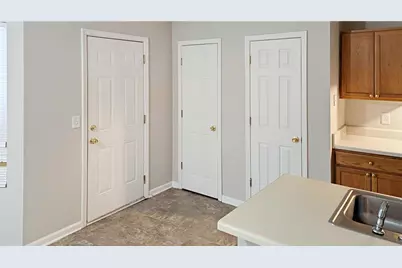 5737 Strathmoor Manor Circle, Lithonia, GA 30058 - Photo 5