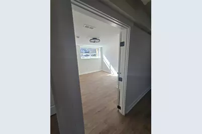 332 W Downing Court, Jonesboro, GA 30238 - Photo 9