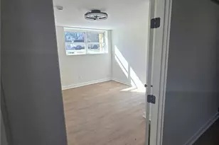 332 W Downing Ct, Jonesboro, GA 30238 - Photo 9