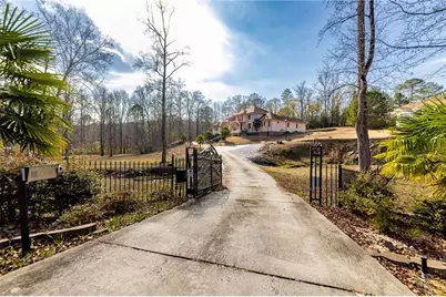 3135 Juhan Road, Stone Mountain, GA 30087 - Photo 3