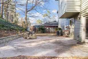 570 Candlewick Ln NW, Lilburn, GA 30047 - Photo 35