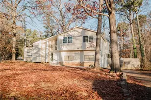 6801 Creekwood Dr, Douglasville, GA 30135 - Photo 3