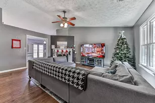 606 Bluff Dr, Woodstock, GA 30188 - Photo 3