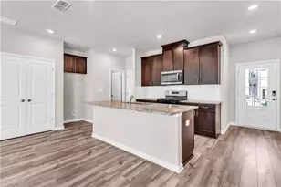 1575 Villageside Ct, Lawrenceville, GA 30043 - Photo 3