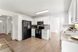 5370 Queen Ester Ct, Ellenwood, GA 30294 - Photo 9