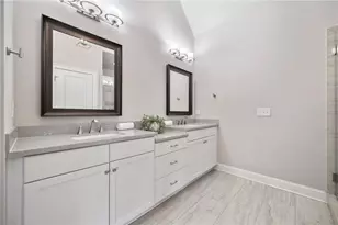 1094 Township Square, Alpharetta, GA 30022 - Photo 19