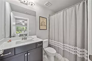 1094 Township Square, Alpharetta, GA 30022 - Photo 23