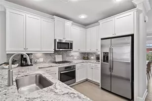 1094 Township Square, Alpharetta, GA 30022 - Photo 5