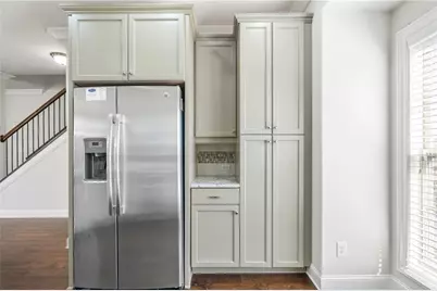 1002 Township Square, Alpharetta, GA 30022 - Photo 11