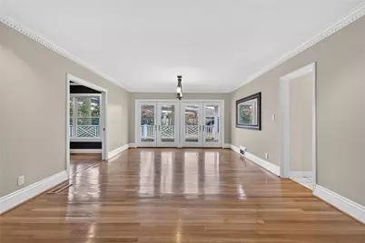 1040 Lindridge Drive NE, Atlanta, GA 30324 - Photo 9