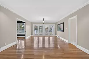 1040 Lindridge Dr NE, Atlanta, GA 30324 - Photo 9