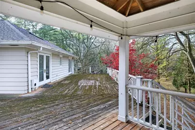 1040 Lindridge Drive NE, Atlanta, GA 30324 - Photo 19