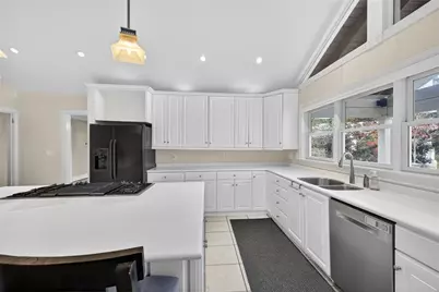 1040 Lindridge Drive NE, Atlanta, GA 30324 - Photo 13