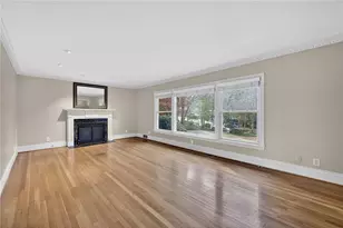 1040 Lindridge Dr NE, Atlanta, GA 30324 - Photo 7