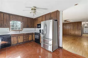 2272 Stoney Ford Dr NE, Marietta, GA 30066 - Photo 3