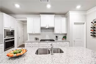 6898 Lancaster Xing, Flowery Branch, GA 30542 - Photo 9