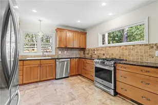 9310 Martins Lake Dr, Roswell, GA 30076 - Photo 7