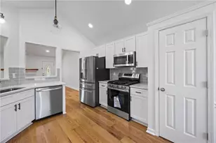 367 Ayelsbury Ct, Sugar Hill, GA 30518 - Photo 5