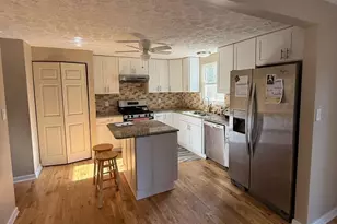 1733 Ellenwood Dr NE, Roswell, GA 30075 - Photo 3