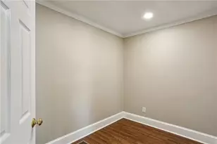 22 Peachtree Hills Ave NE, Atlanta, GA 30305 - Photo 21