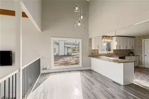 4047 Meadow Way, Marietta, GA 30066 - Photo 13