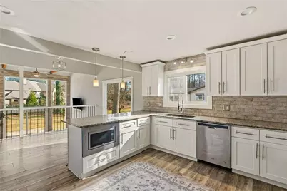 4047 Meadow Way, Marietta, GA 30066 - Photo 11