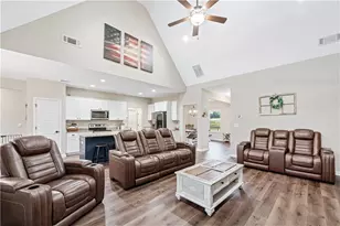 240 Oakwood Dr, Commerce, GA 30529 - Photo 9