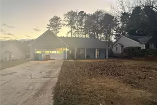 2371 Bankston Cir, Snellville, GA 30078 - Photo 3