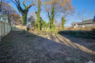 1051 Harwell St NW, Atlanta, GA 30314 - Photo 23