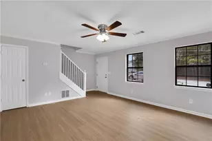 3033 Parkside Ct, Snellville, GA 30078 - Photo 5