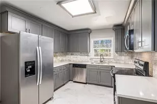 4521 S Roberts Dr, Sugar Hill, GA 30518 - Photo 11