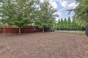 5564 High Point Rd, Atlanta, GA 30342 - Photo 43