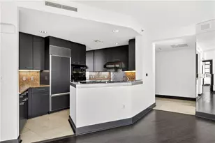 700 Park Regency Pl NE, Atlanta, GA 30326 - Photo 5