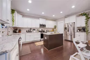 208 Ashley Glen Dr, Williamson, GA 30292 - Photo 3