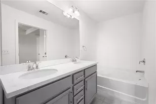 2212 Triple Crown Ln, Lithonia, GA 30058 - Photo 17